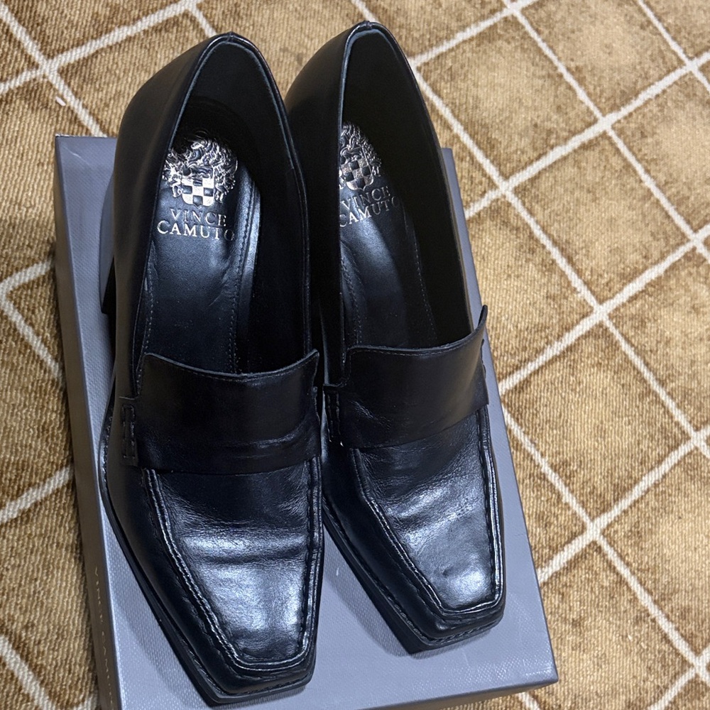 Vince Camuto Black Women's Loafers - Picture 2 of 5